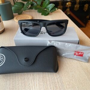 Ray-Ban Justin Classic Men’s RB4165